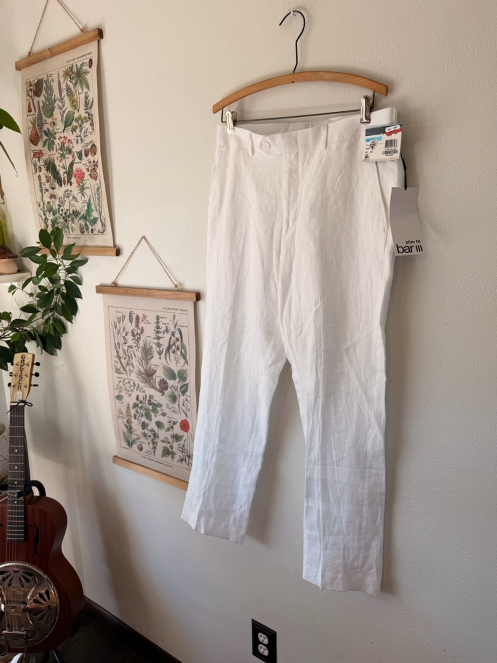 Bar III - 31W30L - Men’s Slim Fit White Pants